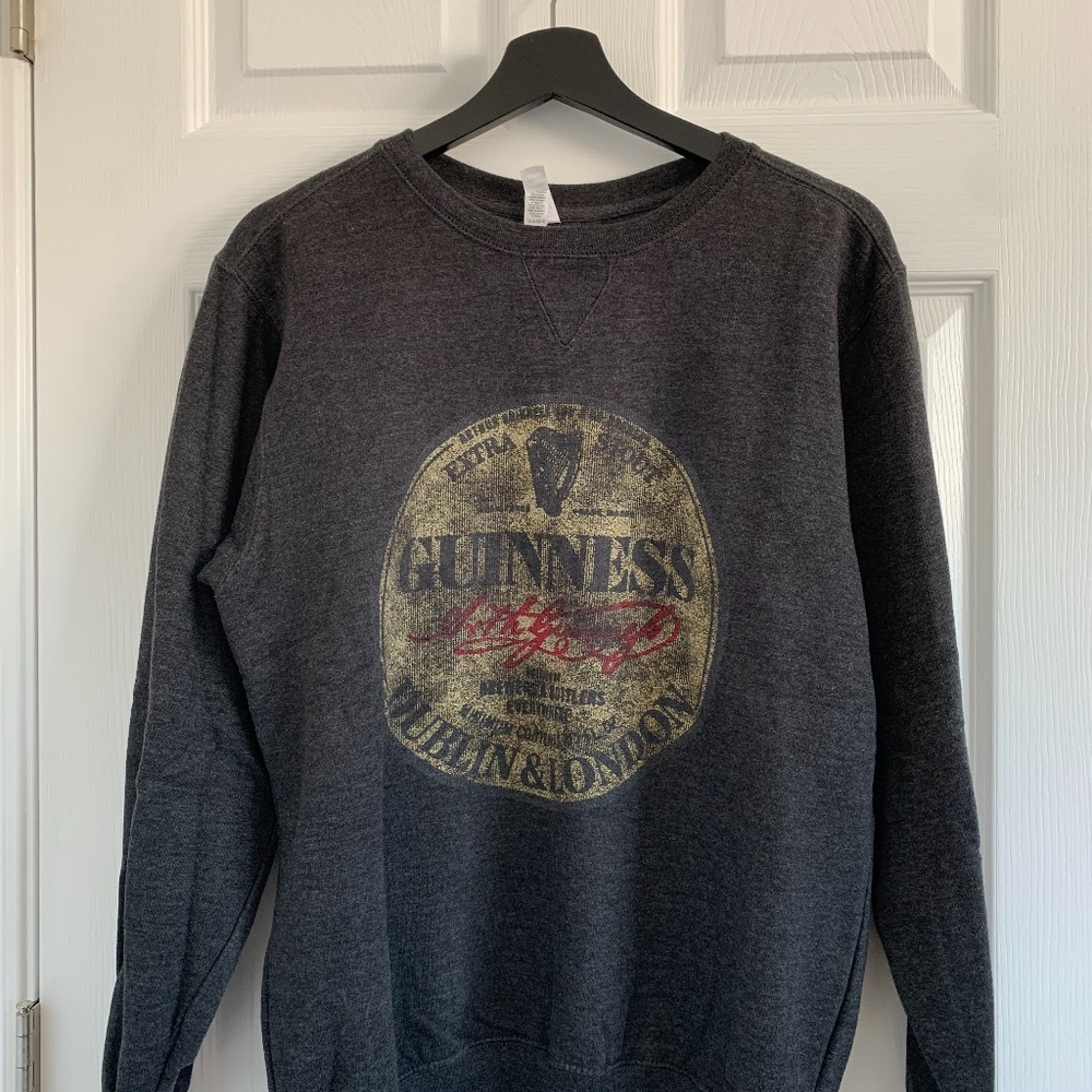 Giunness sweater
